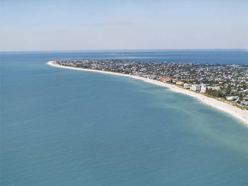 2915 AVENUE C Holmes Beach, FL 34217
