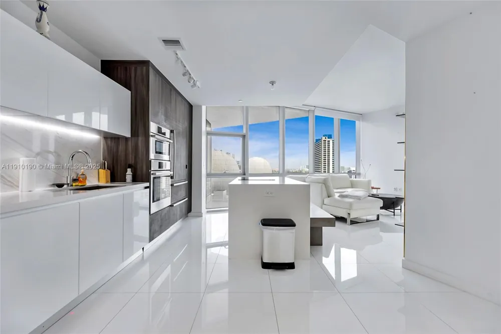 851 NE 1st Ave #1202 Miami, FL 33132