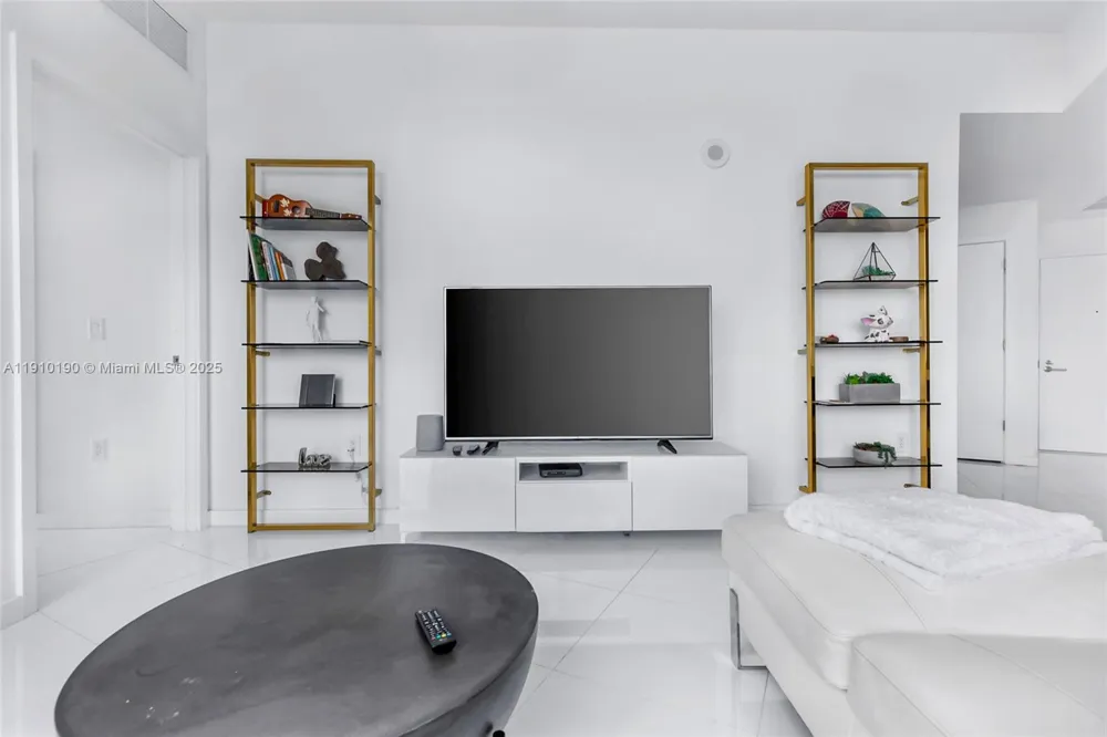 851 NE 1st Ave #1202 Miami, FL 33132
