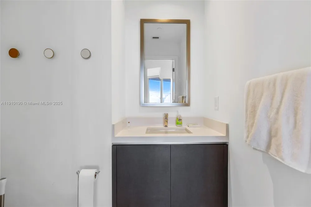 851 NE 1st Ave #1202 Miami, FL 33132