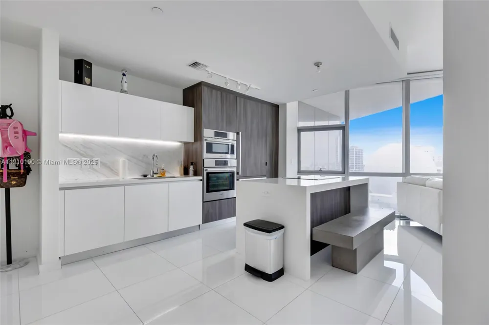 851 NE 1st Ave #1202 Miami, FL 33132