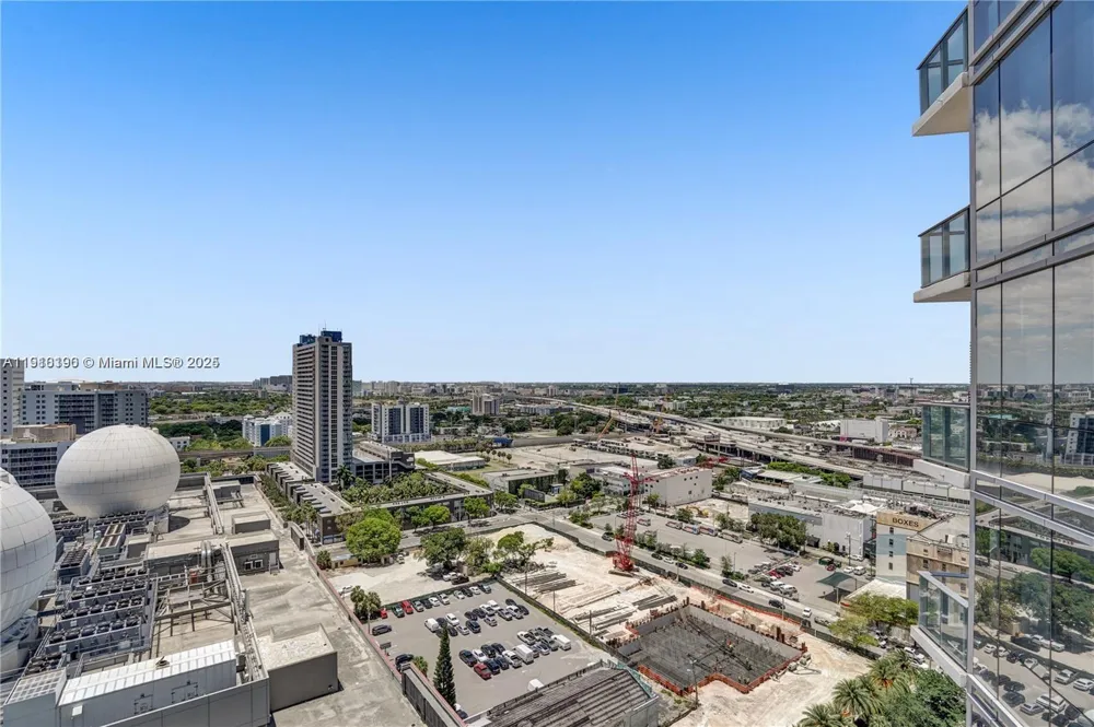 851 NE 1st Ave #1202 Miami, FL 33132