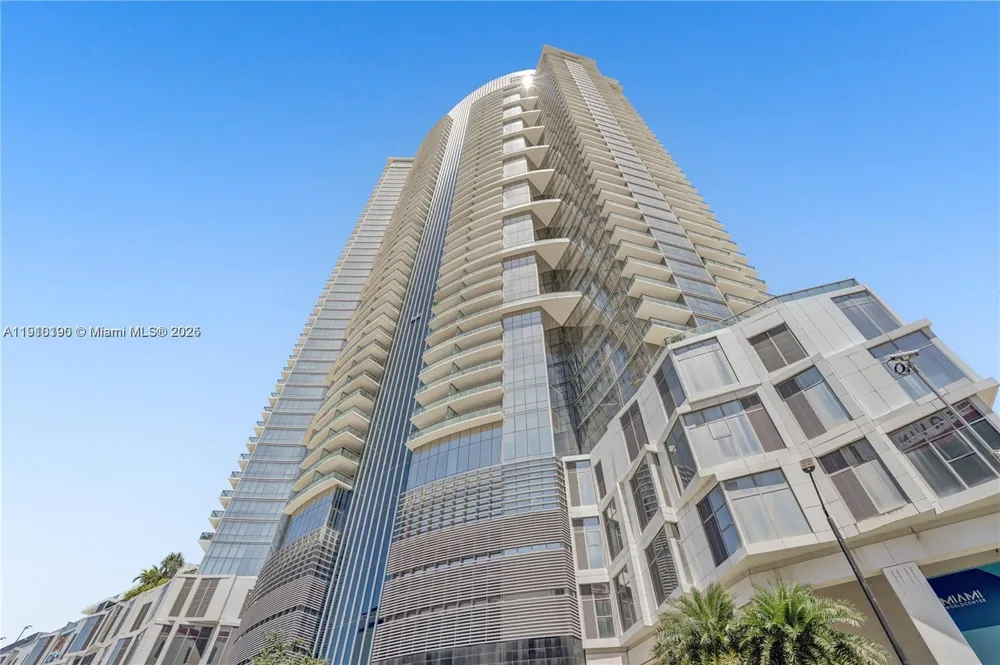 851 NE 1st Ave #1202 Miami, FL 33132