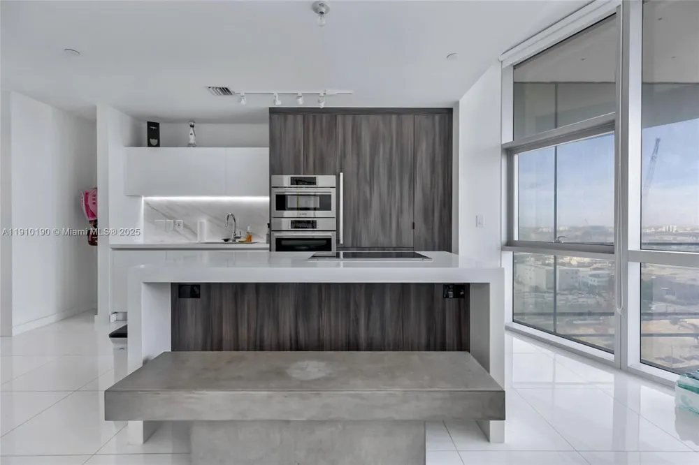 851 NE 1st Ave #1202 Miami, FL 33132