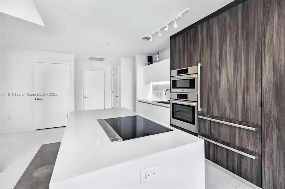 851 NE 1st Ave #1202 Miami, FL 33132