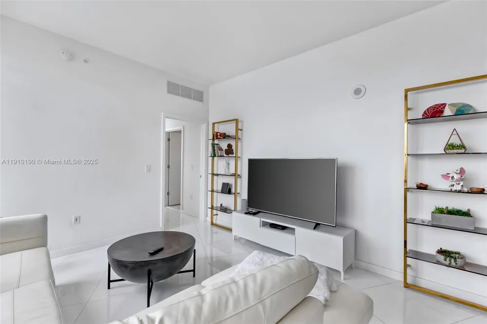 851 NE 1st Ave #1202 Miami, FL 33132