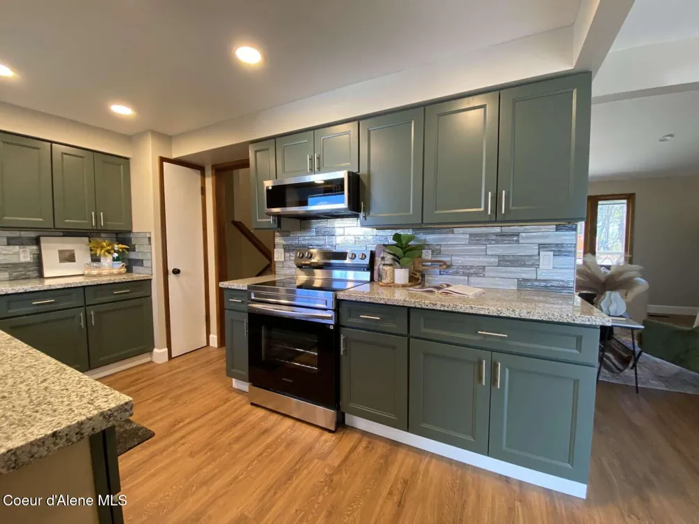 27603 Cottonwood Road Chattaroy, WA 99003