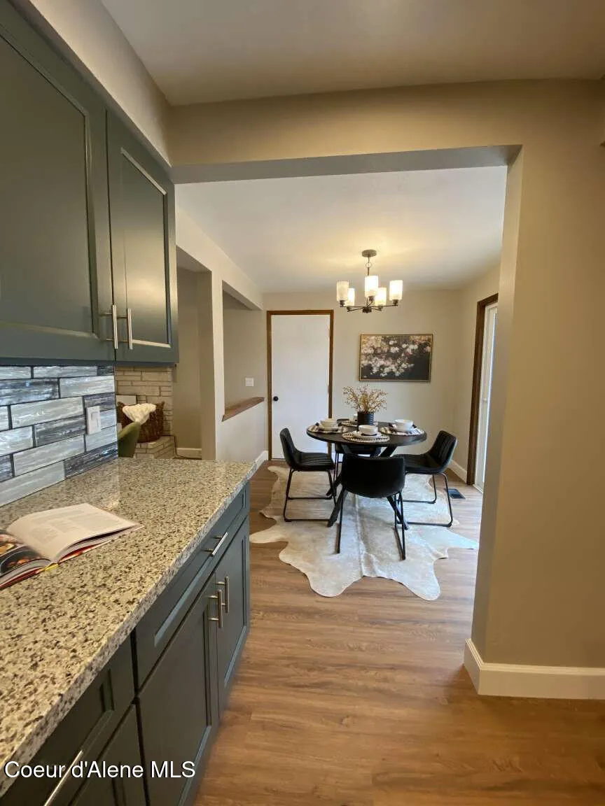 27603 Cottonwood Road Chattaroy, WA 99003