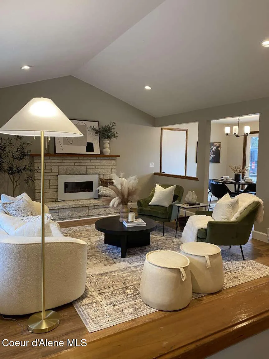 27603 Cottonwood Road Chattaroy, WA 99003