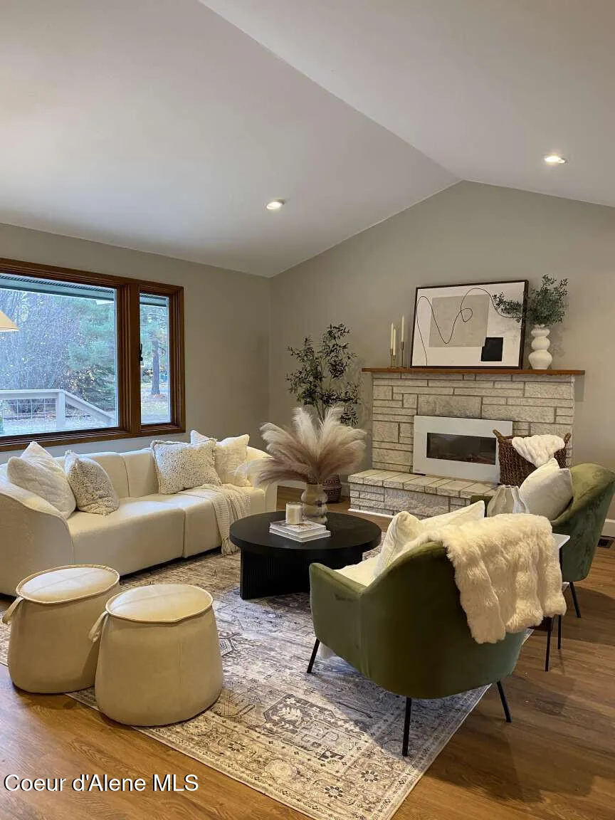 27603 Cottonwood Road Chattaroy, WA 99003