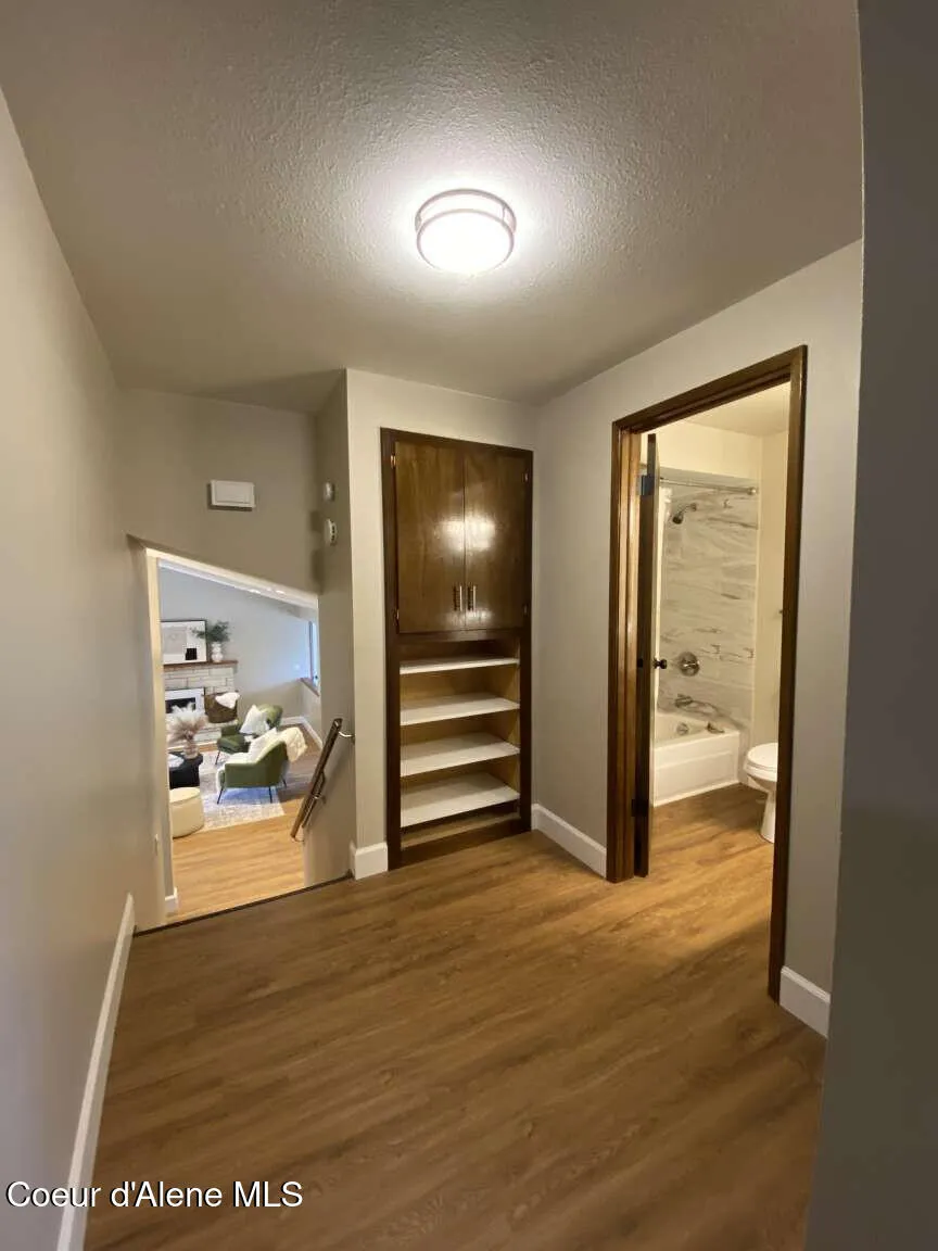 27603 Cottonwood Road Chattaroy, WA 99003
