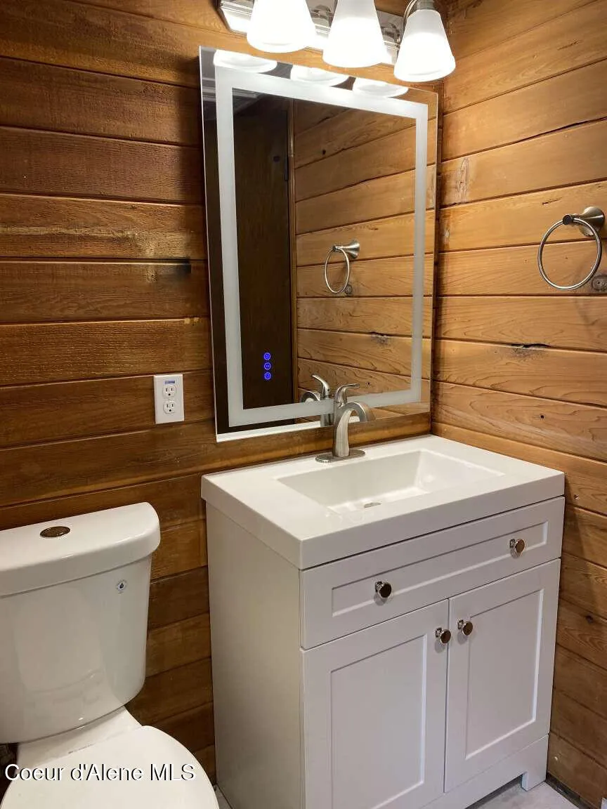 27603 Cottonwood Road Chattaroy, WA 99003