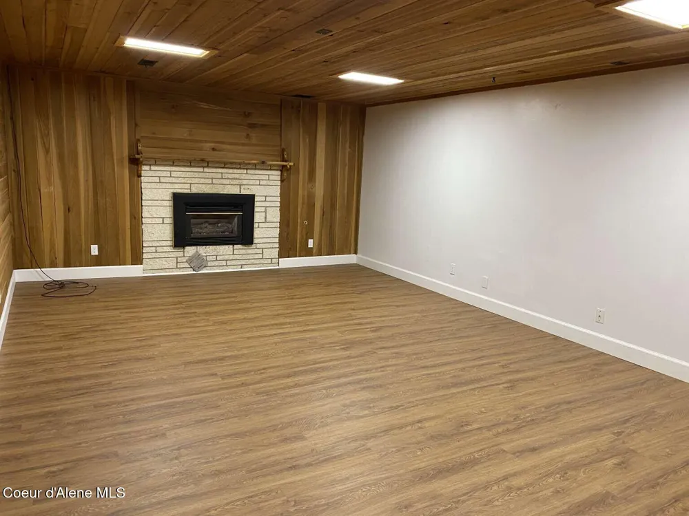 27603 Cottonwood Road Chattaroy, WA 99003