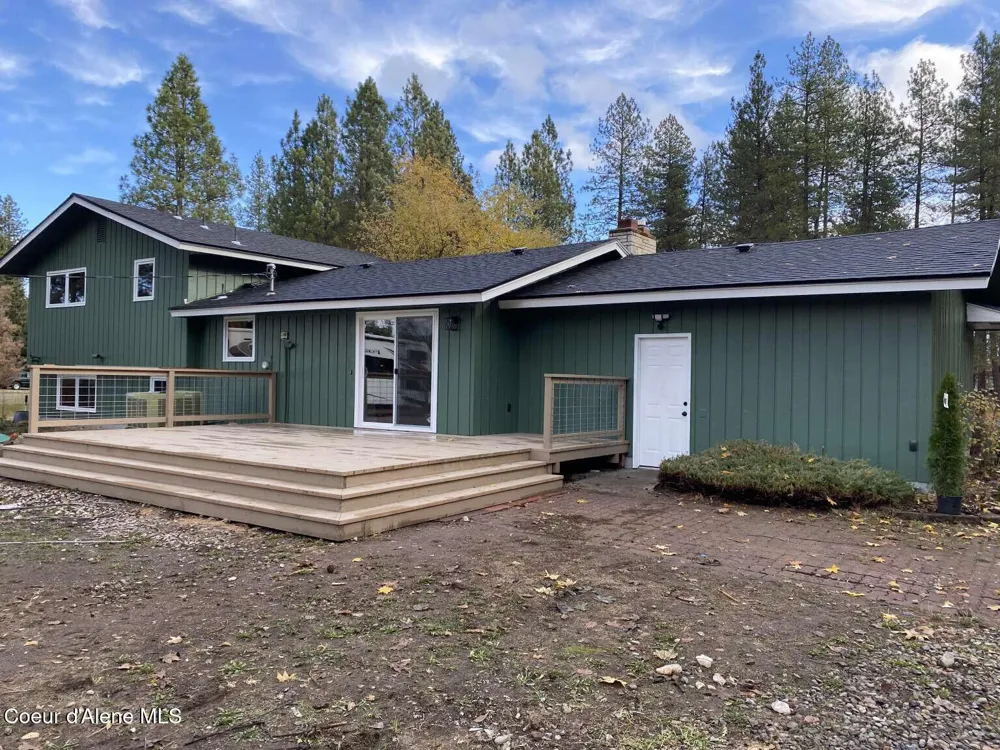 27603 Cottonwood Road Chattaroy, WA 99003