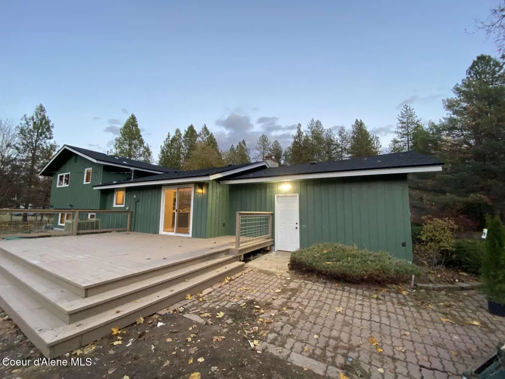 27603 Cottonwood Road Chattaroy, WA 99003
