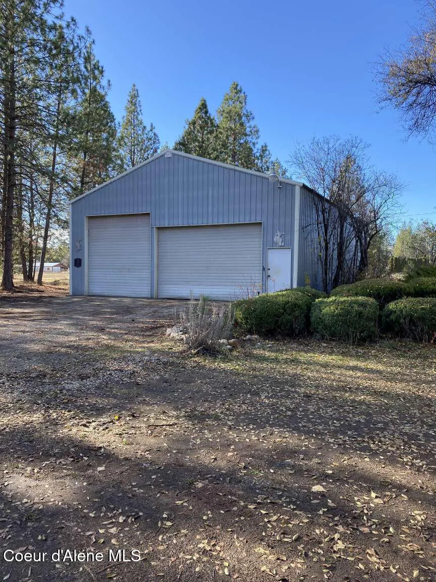 27603 Cottonwood Road Chattaroy, WA 99003