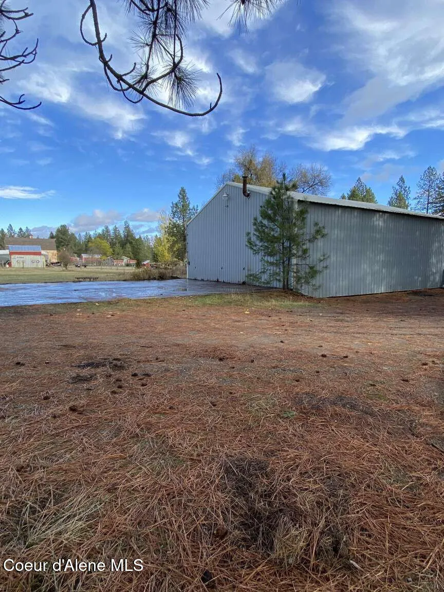 27603 Cottonwood Road Chattaroy, WA 99003