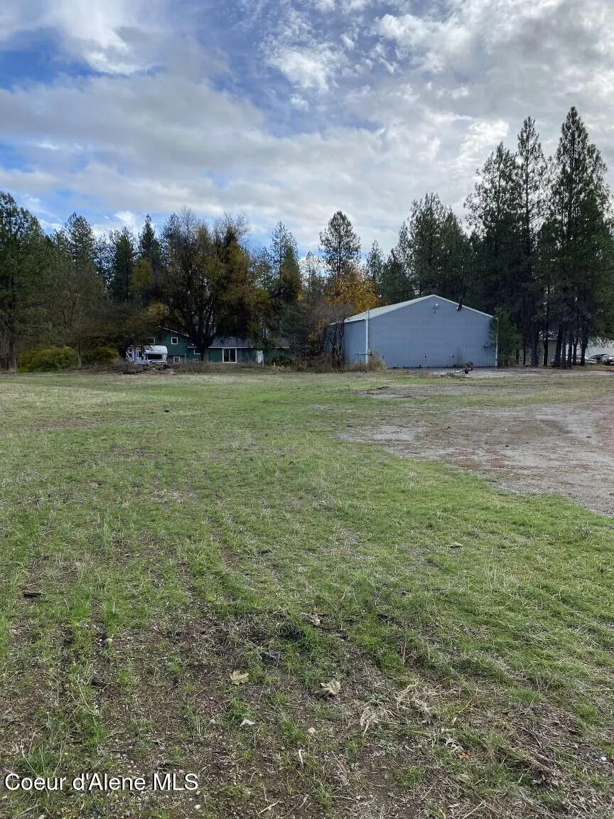 27603 Cottonwood Road Chattaroy, WA 99003