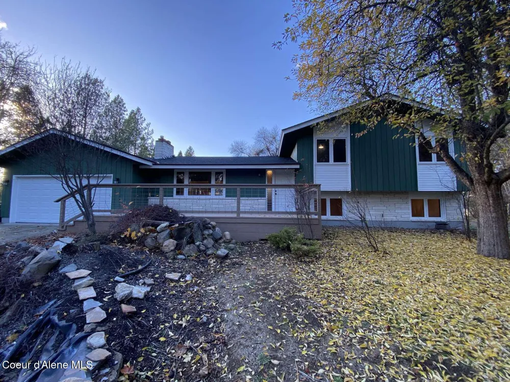 27603 Cottonwood Road Chattaroy, WA 99003