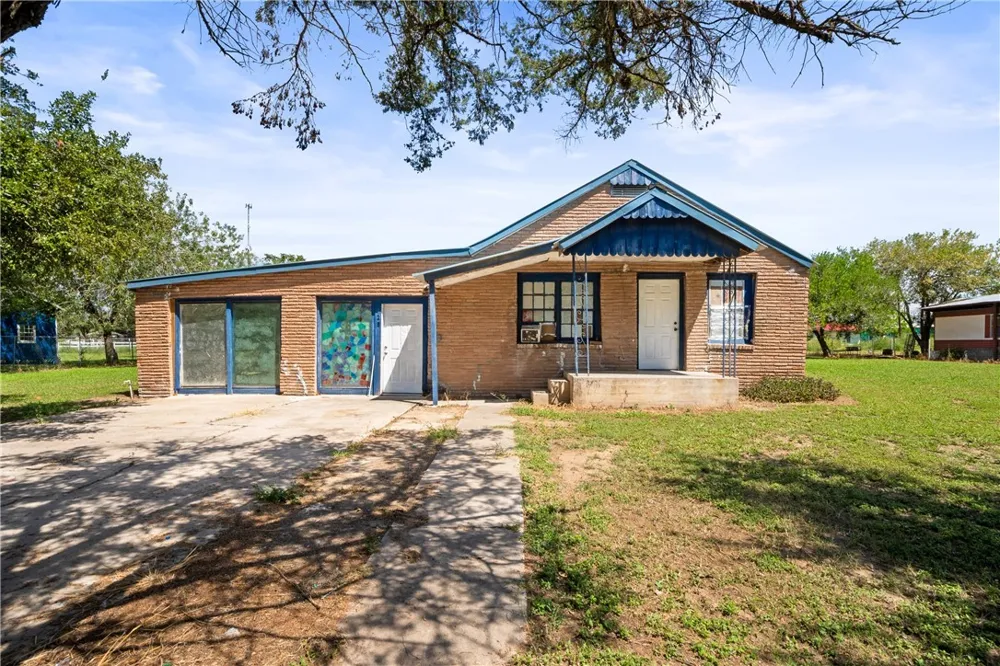 128 NW 6th Street Premont, TX 78375