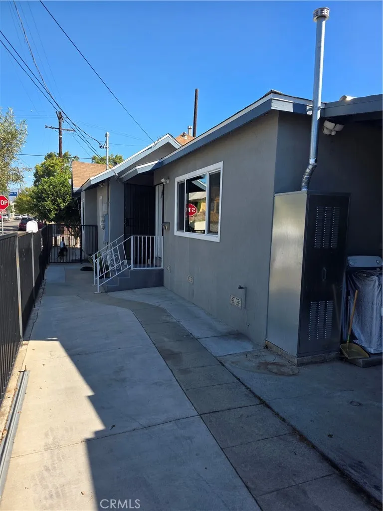 220 N. Saratoga East Los Angeles, CA 90033