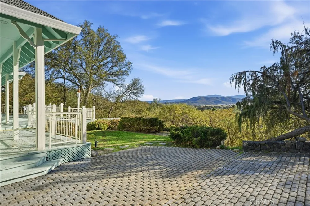 17785 Foothill Court Hidden Valley Lake, CA 95467