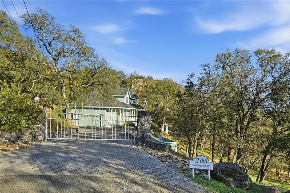 17785 Foothill Court Hidden Valley Lake, CA 95467