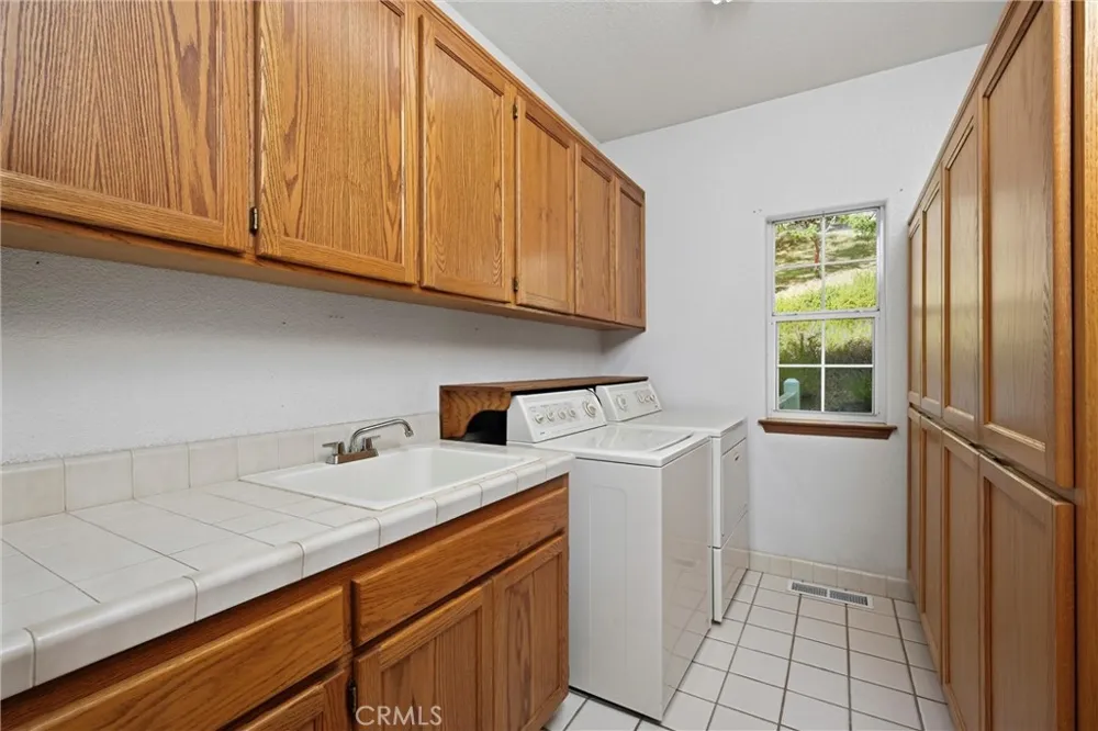 17785 Foothill Court Hidden Valley Lake, CA 95467