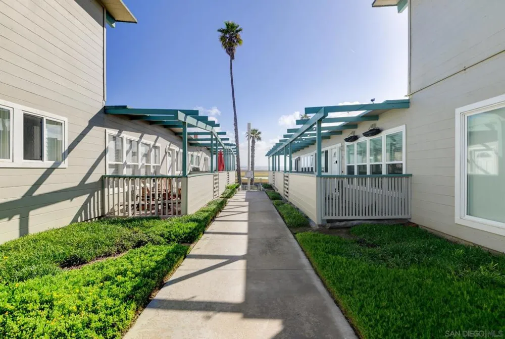 1680 Seacoast Drive Unit B #B Imperial Beach, CA 91932