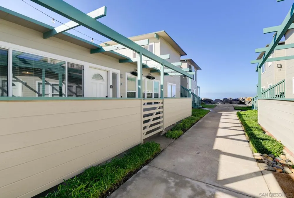 1680 Seacoast Drive Unit B #B Imperial Beach, CA 91932