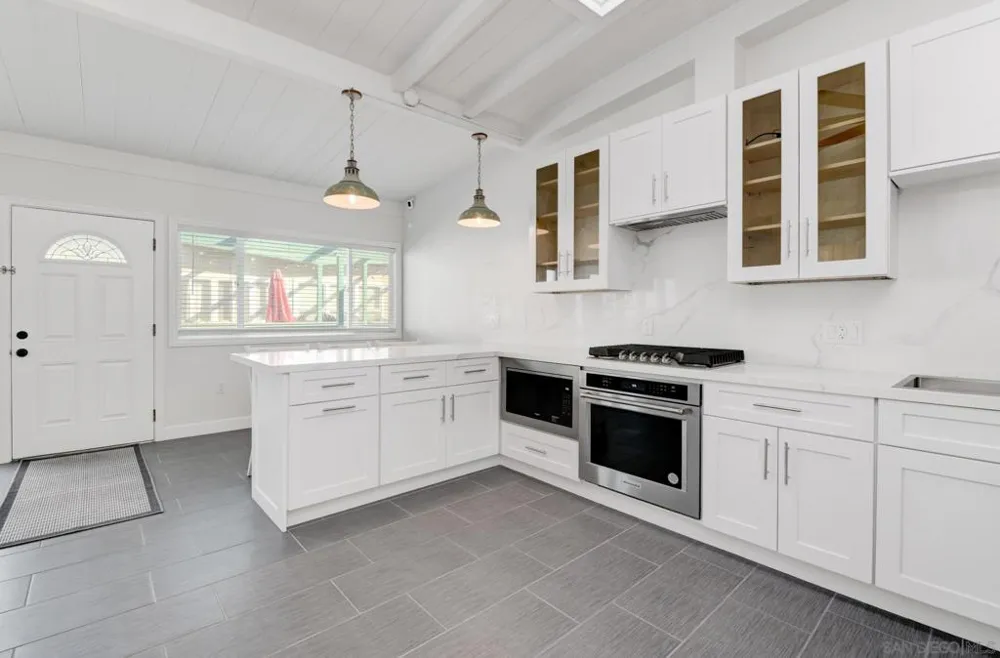 1680 Seacoast Drive Unit B #B Imperial Beach, CA 91932