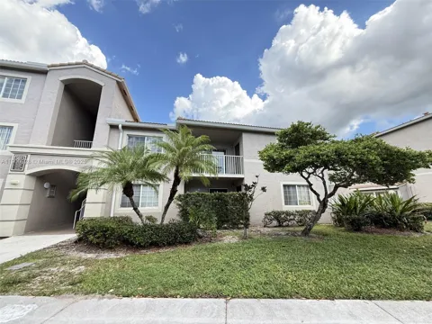5015 Wiles Rd #207