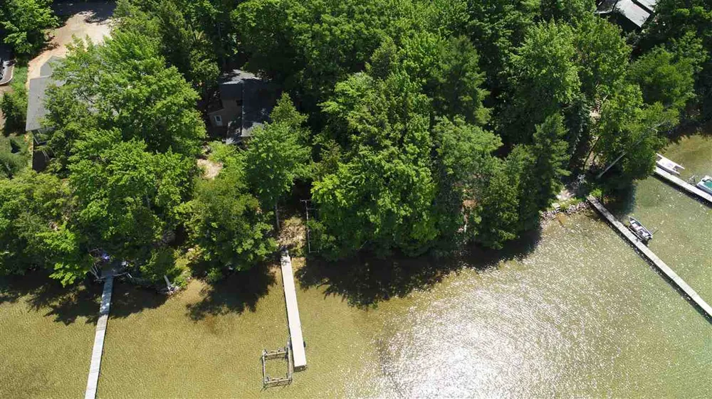 1335 W Outer Drive Long Lake Township, MI 49685