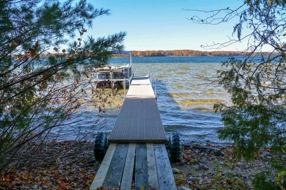 1335 W Outer Drive Long Lake Township, MI 49685