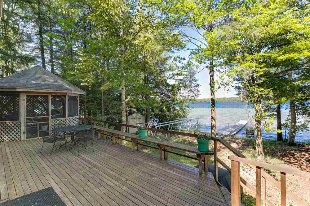 1335 W Outer Drive Long Lake Township, MI 49685