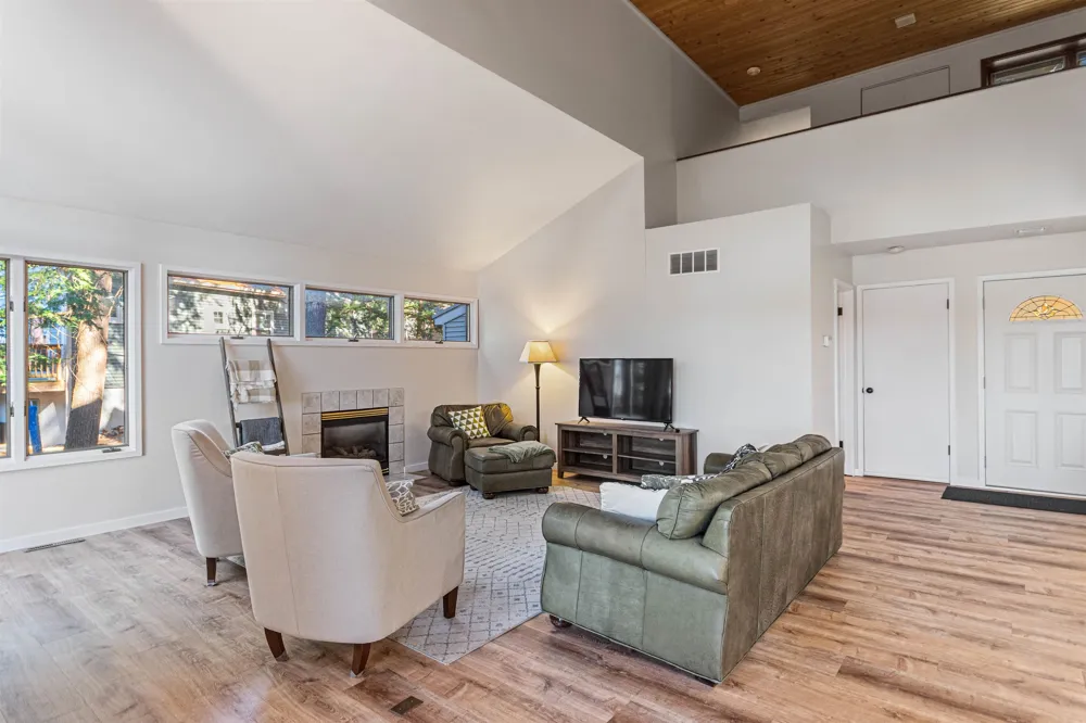 1335 W Outer Drive Long Lake Township, MI 49685