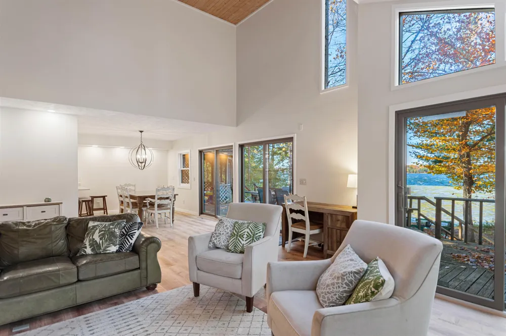 1335 W Outer Drive Long Lake Township, MI 49685