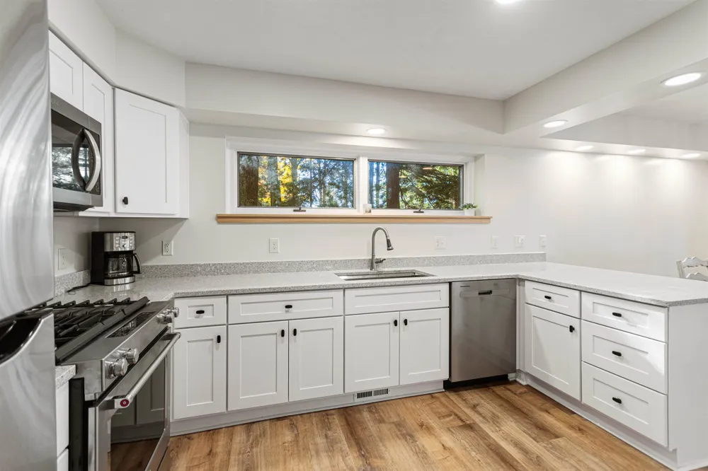 1335 W Outer Drive Long Lake Township, MI 49685