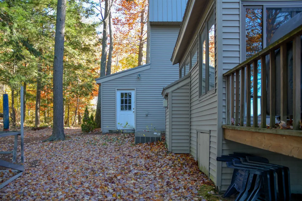 1335 W Outer Drive Long Lake Township, MI 49685