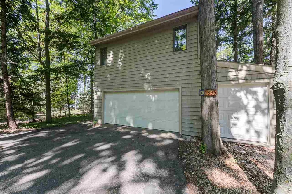 1335 W Outer Drive Long Lake Township, MI 49685