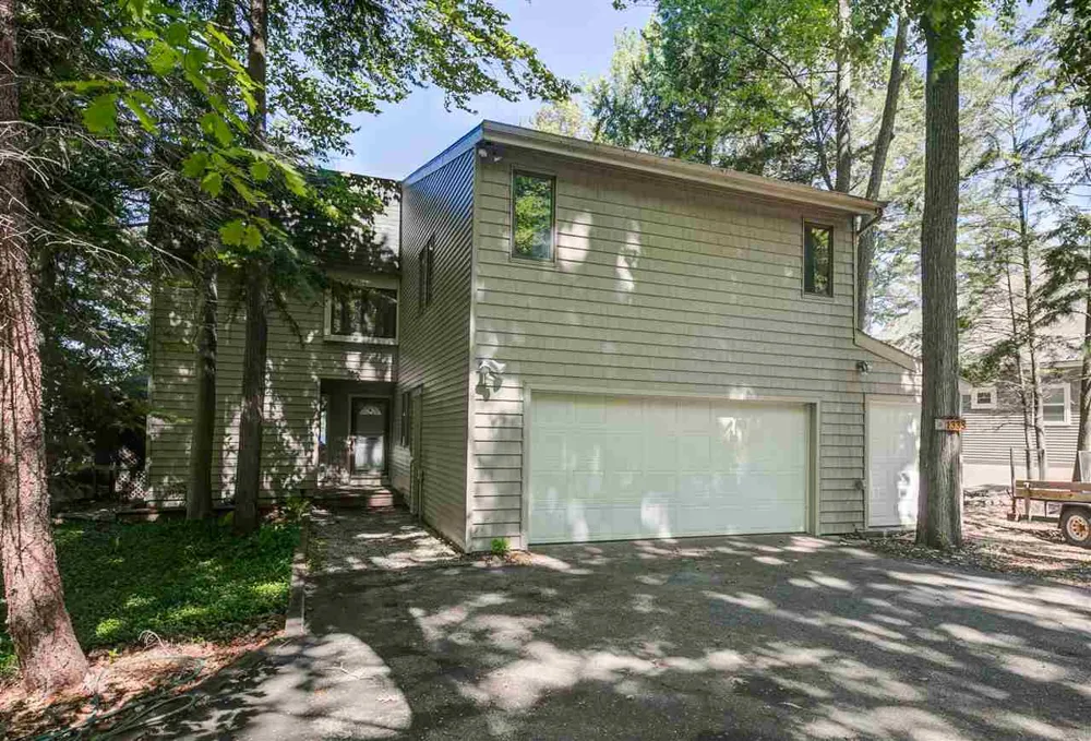 1335 W Outer Drive Long Lake Township, MI 49685