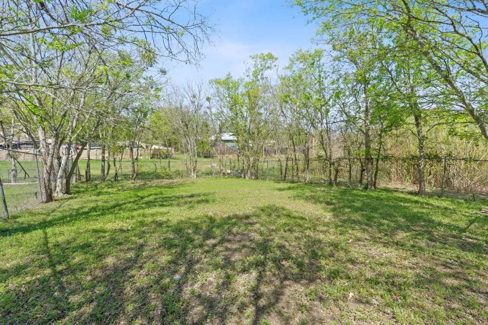405 E Browning Street Manor, TX 78653