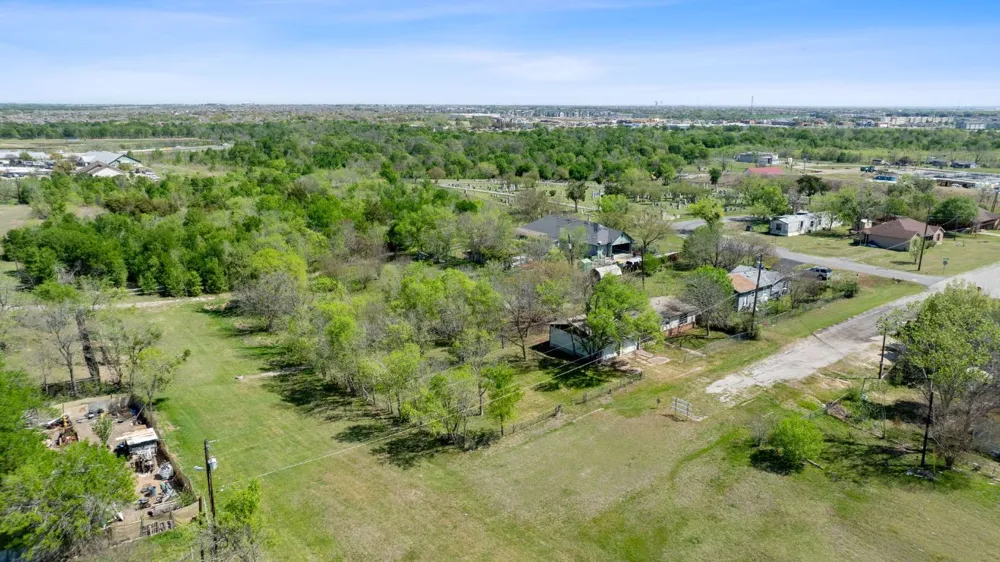 405 E Browning Street Manor, TX 78653