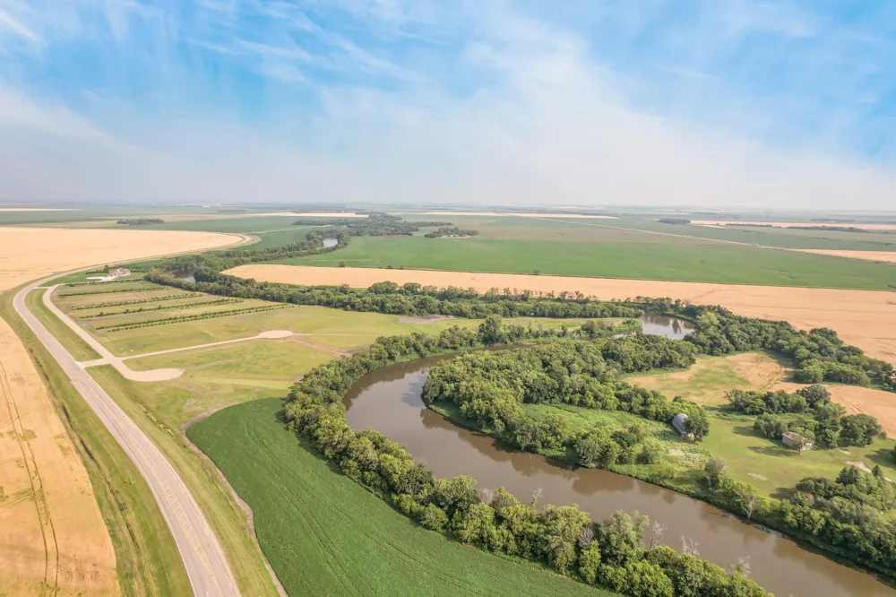 7194 180TH AVENUE SE Wahpeton, ND 58075