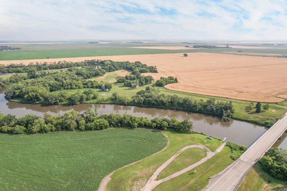 7168 180TH AVENUE SE Wahpeton, ND 58075