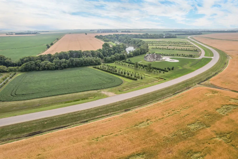 7168 180TH AVENUE SE Wahpeton, ND 58075