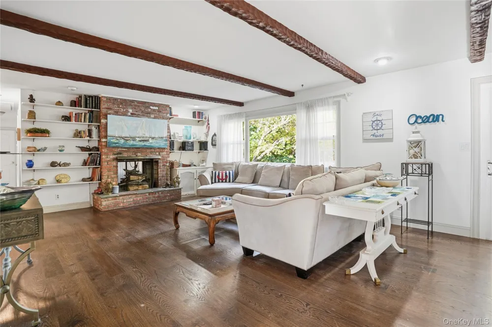 15 Club Drive Southampton, NY 11968