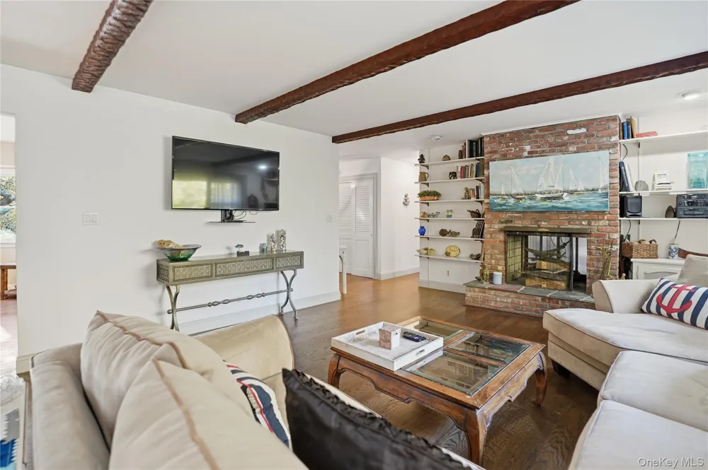 15 Club Drive Southampton, NY 11968