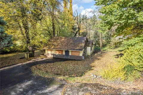 2104 Delameter Road