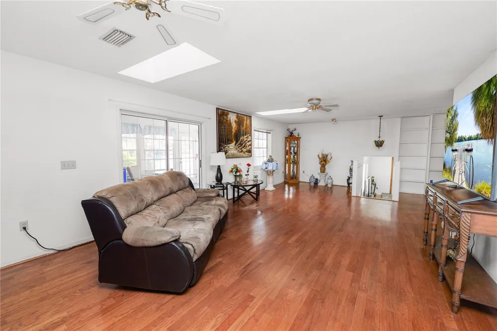 109 NE 4TH AVENUE Mulberry, FL 33860